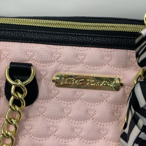 Bestey Johnson Pink Quilted Bag - Picture 2 of 11